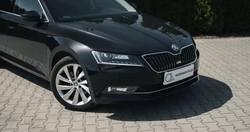 Skoda Superb cena 74998 przebieg: 158226, rok produkcji 2017 z Kolbuszowa małe 742